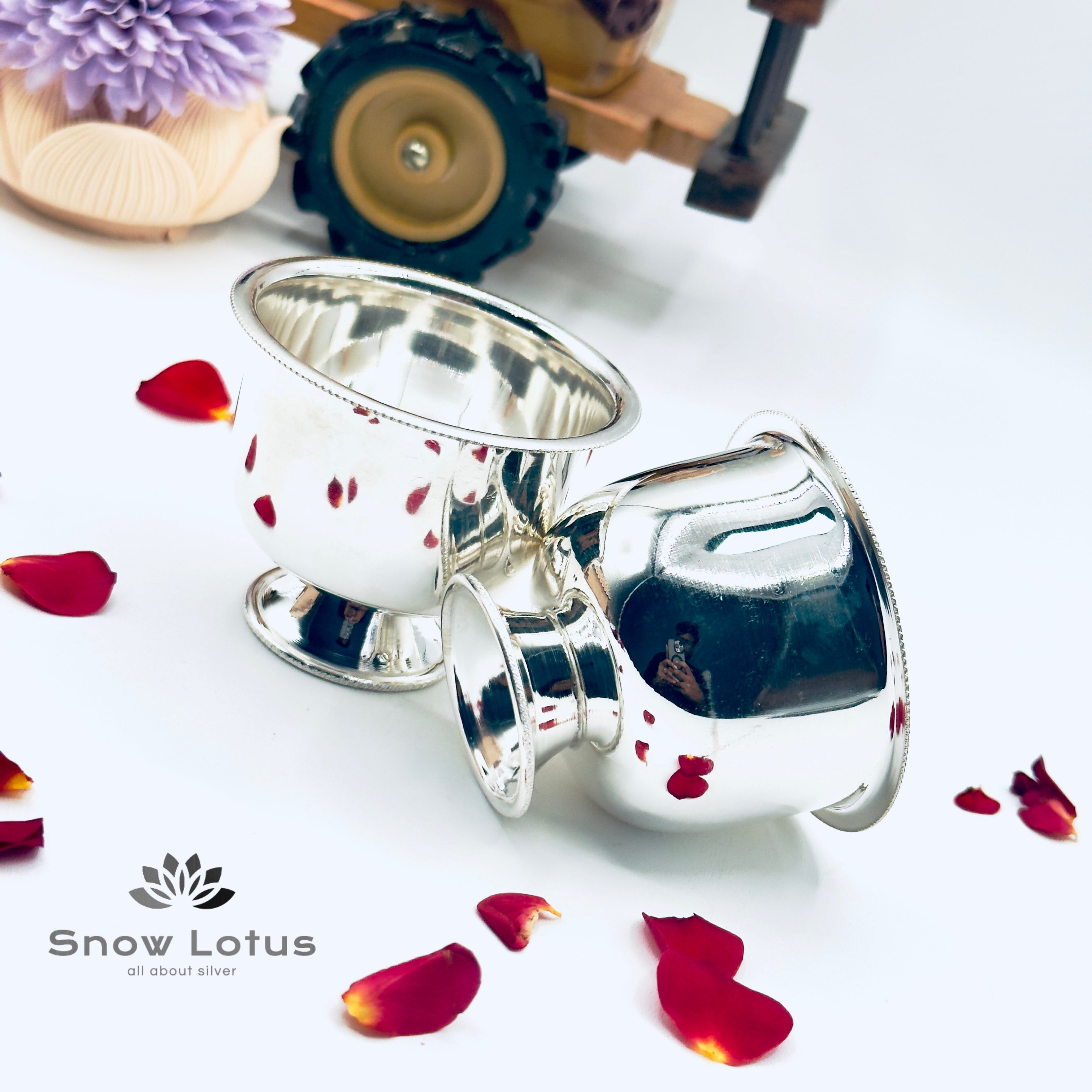 Kids bowls with stand