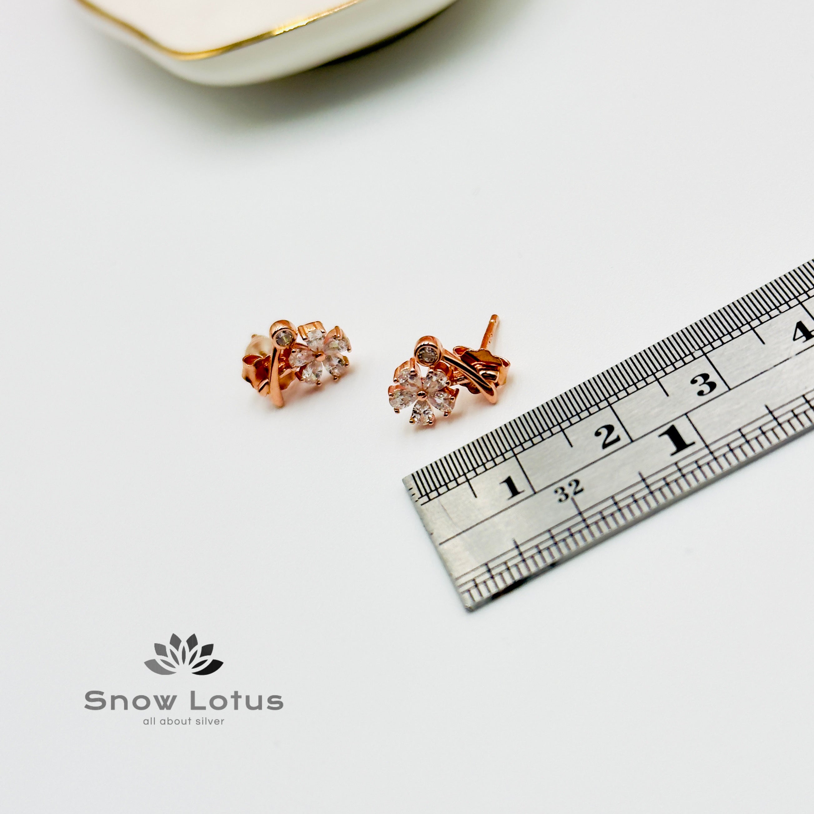 Rose Gold White Flower Earrings