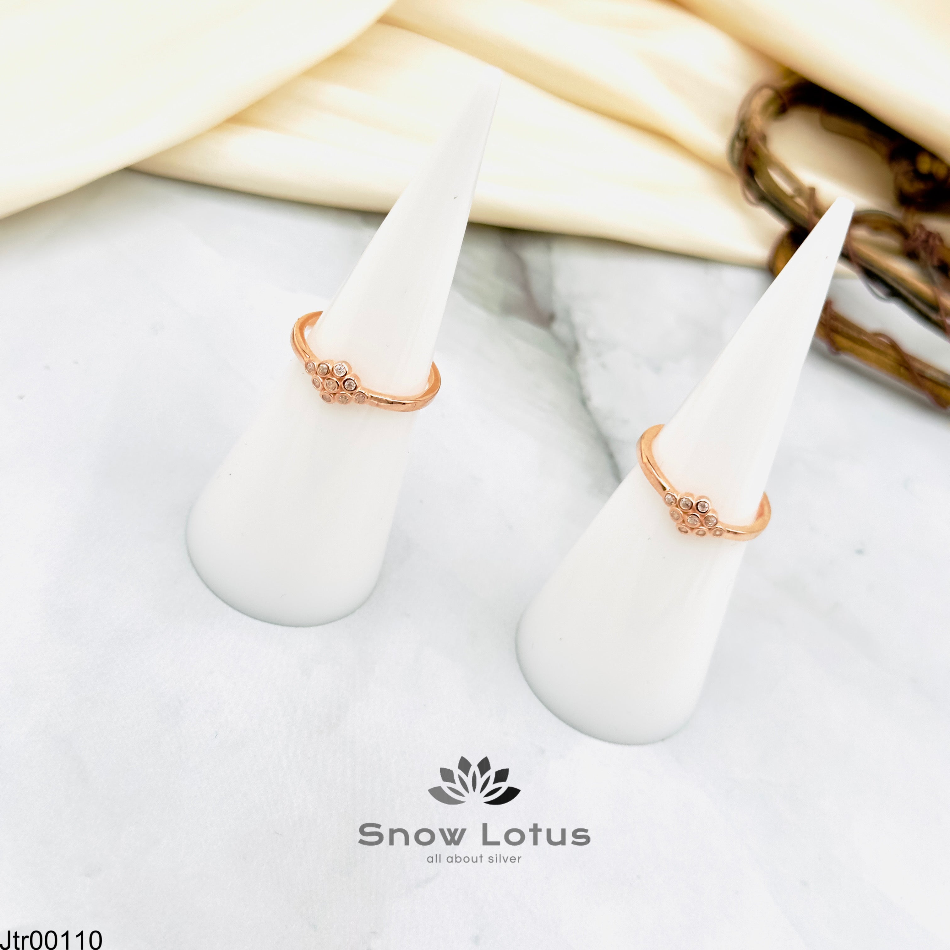 Rosegold White Toerings Pair