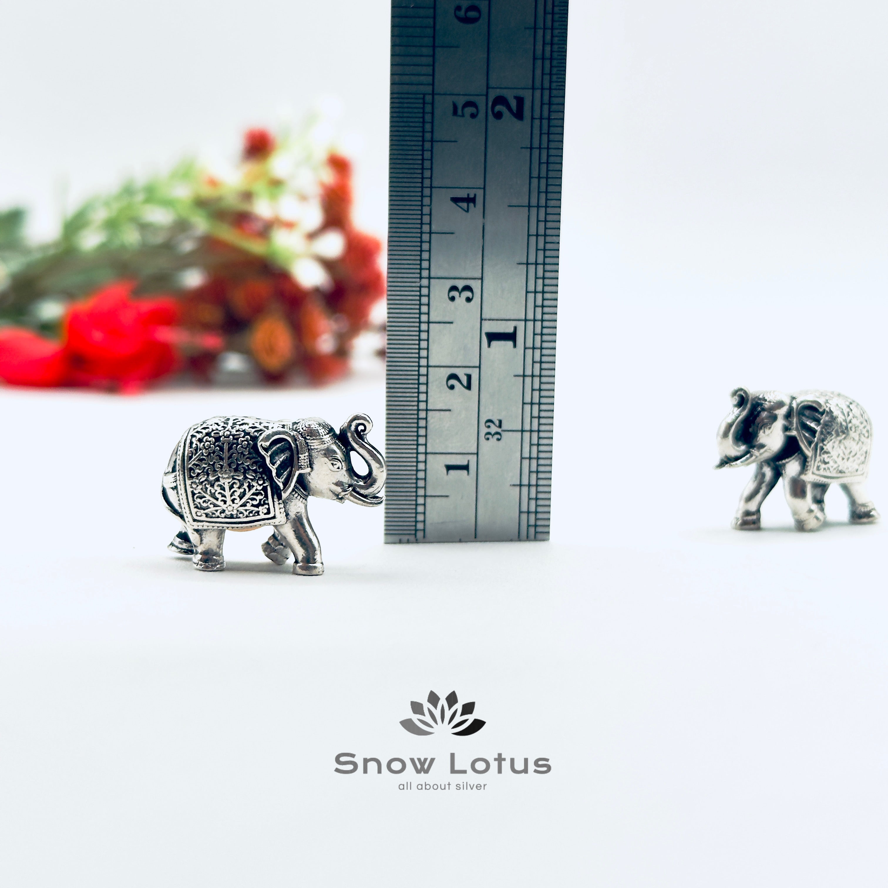 Antique Elephants pair 3D