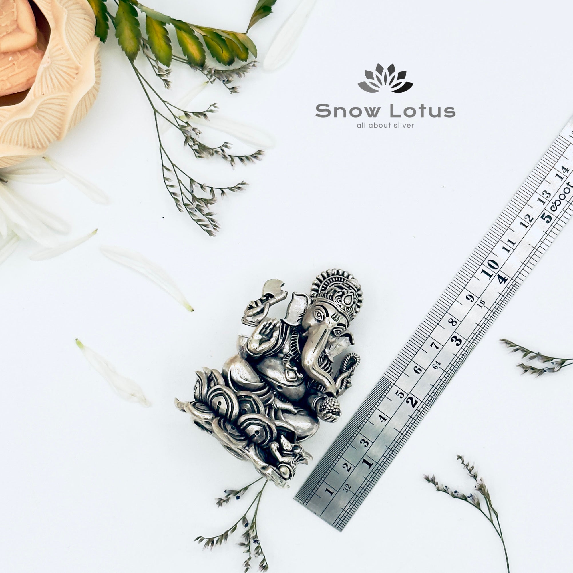 Antique Ganesh with lotus 3D