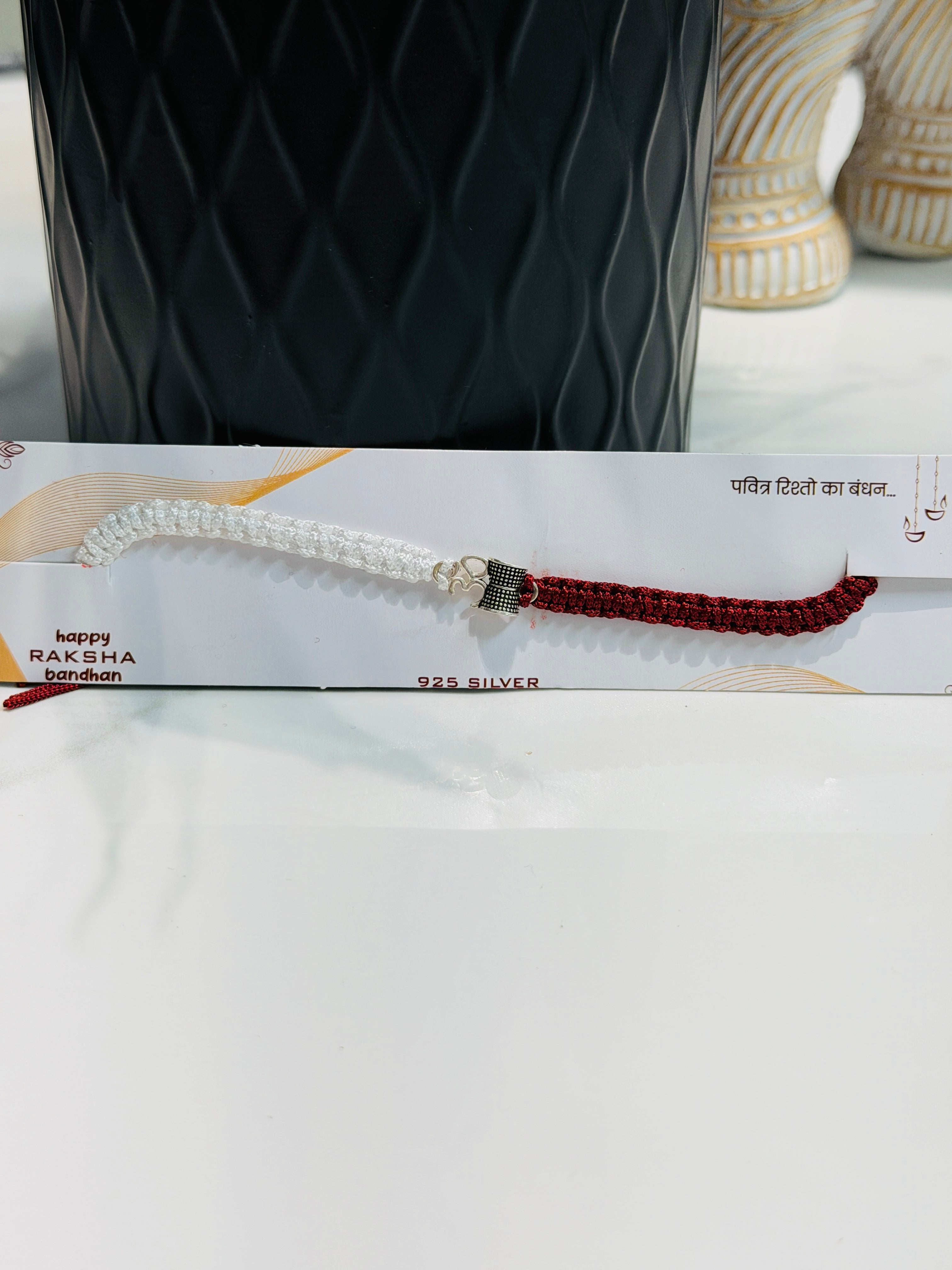 Rakhis with Accessories M26