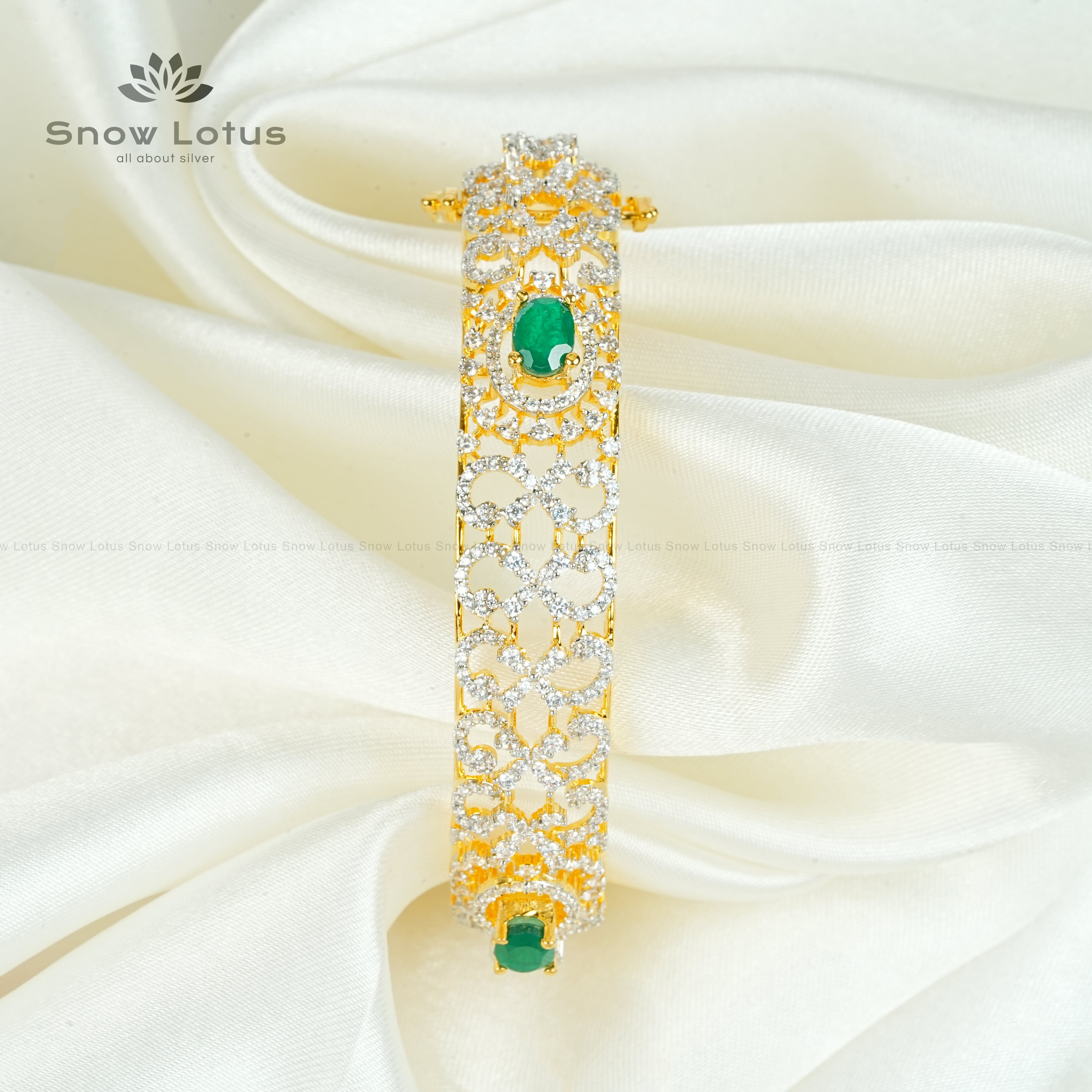 Oval Emerald Green Screw Kada