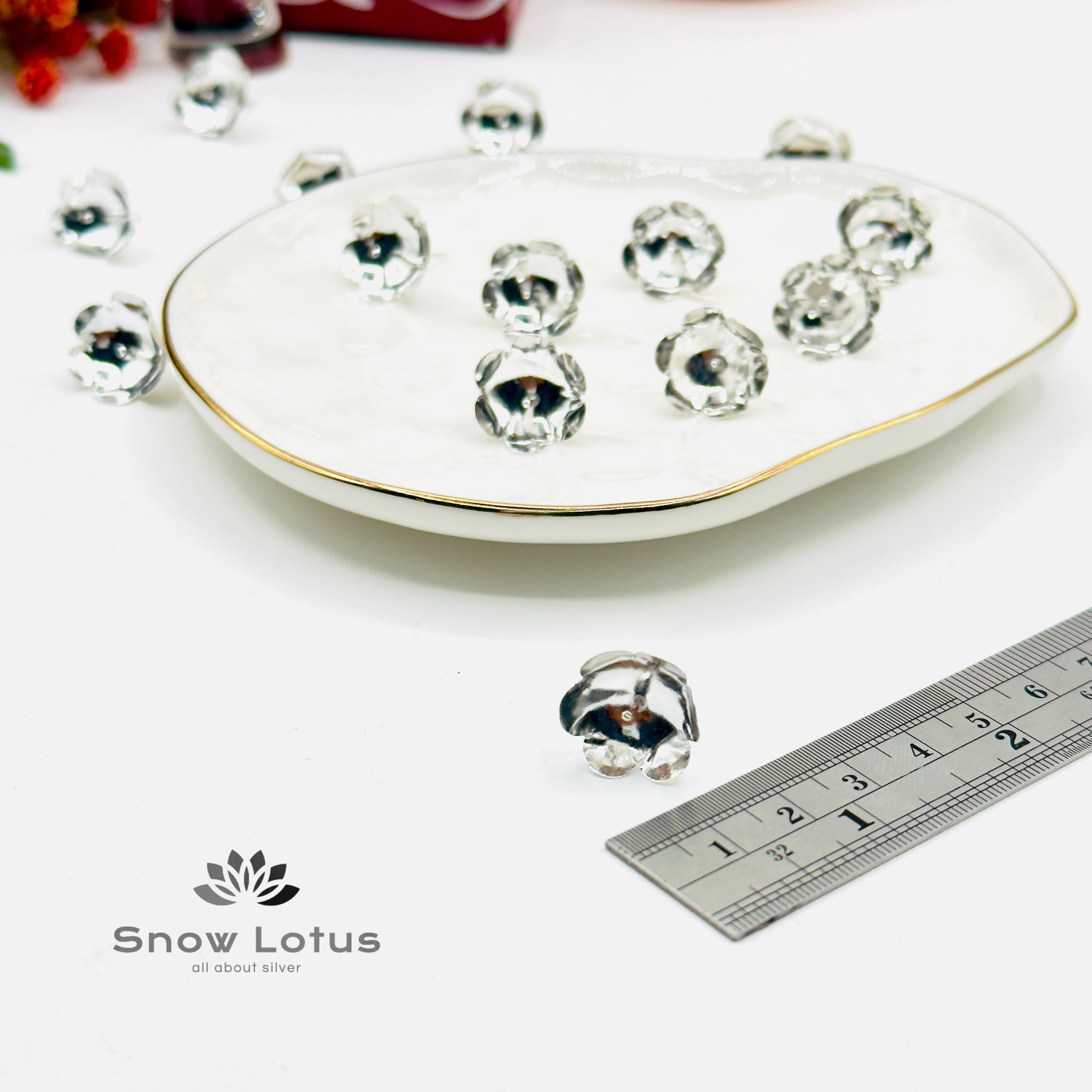 108 Silver Flowers Plain with Bud