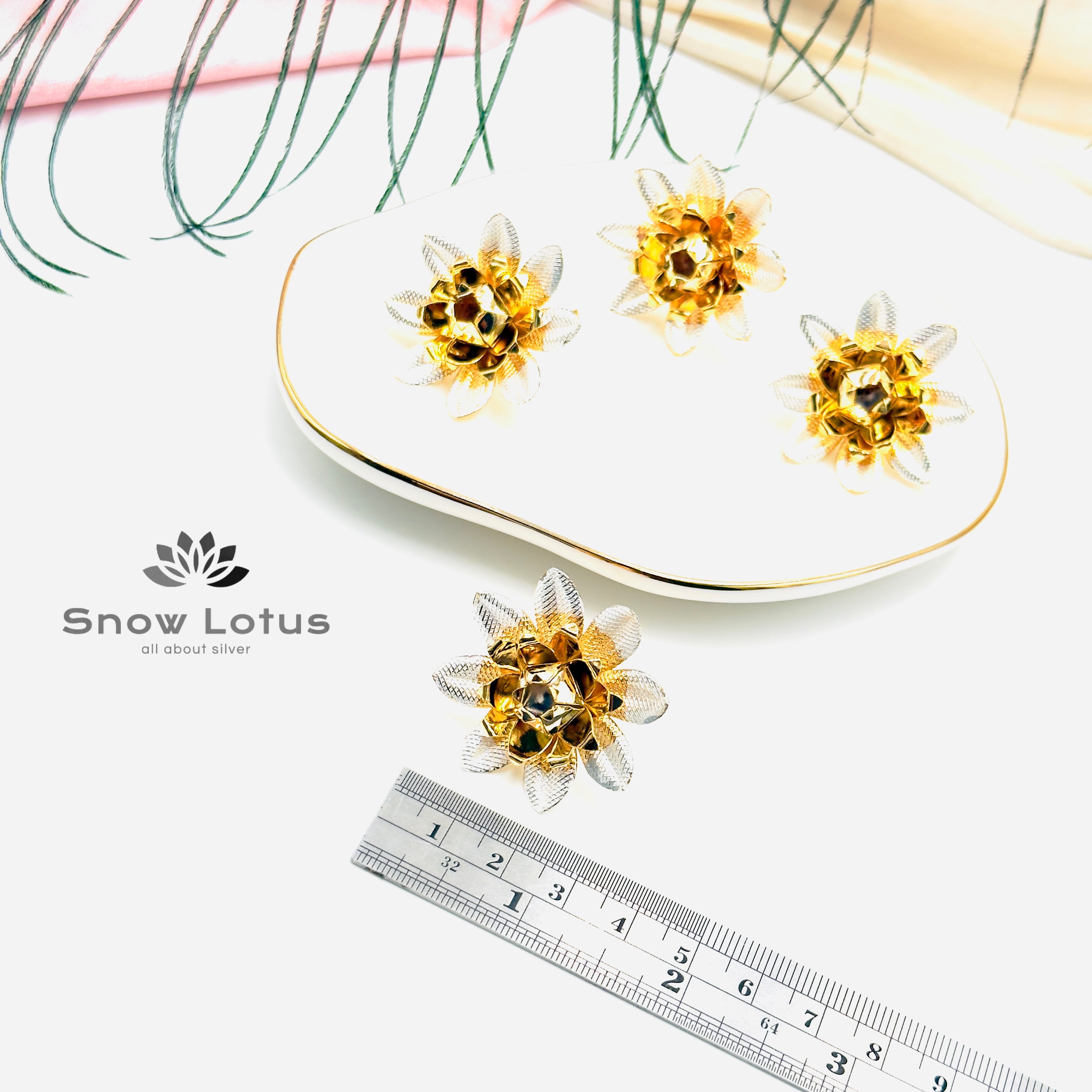 Gold Polish Petal Jasmine