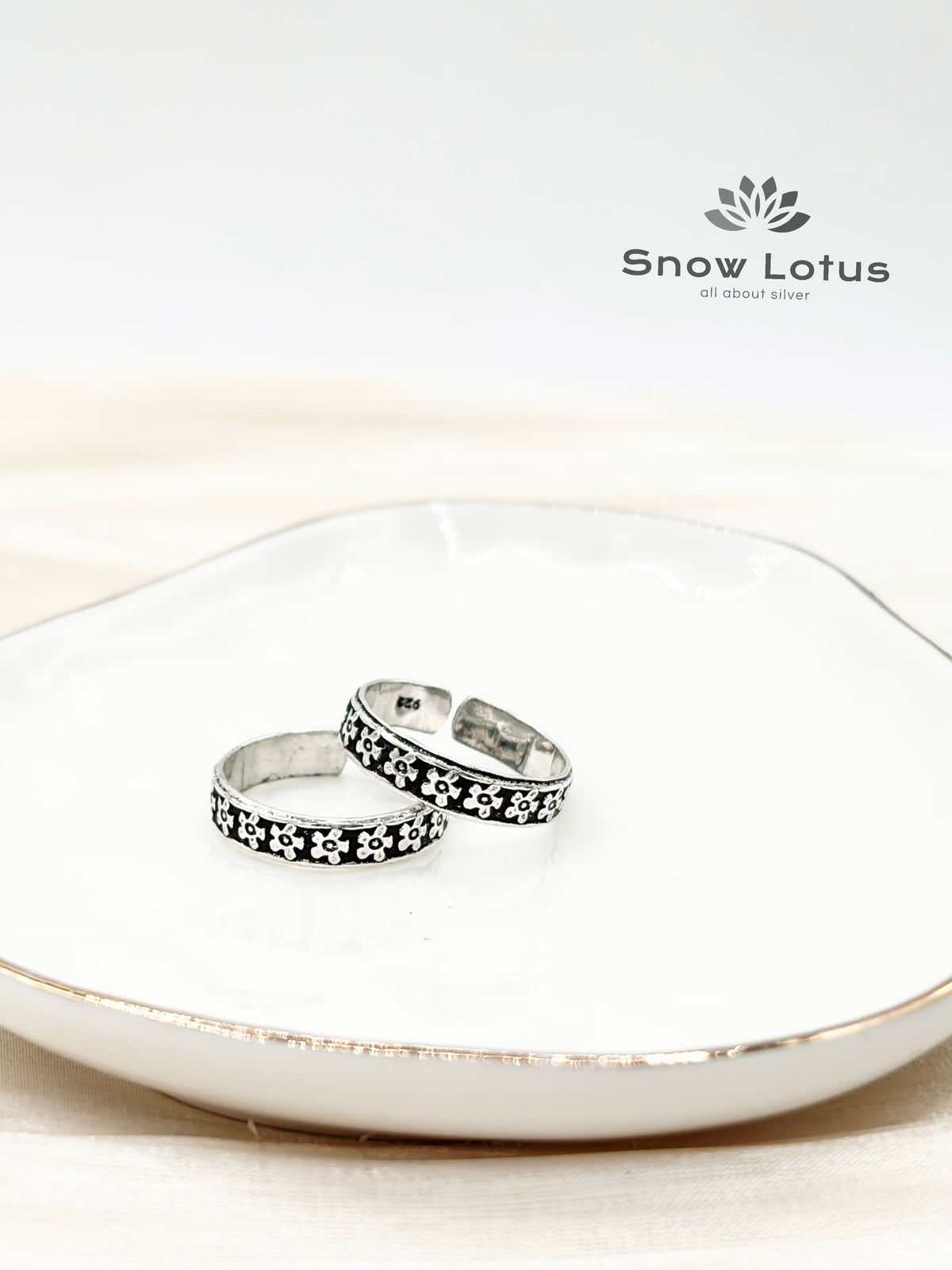 Flower Oxidised Toebands