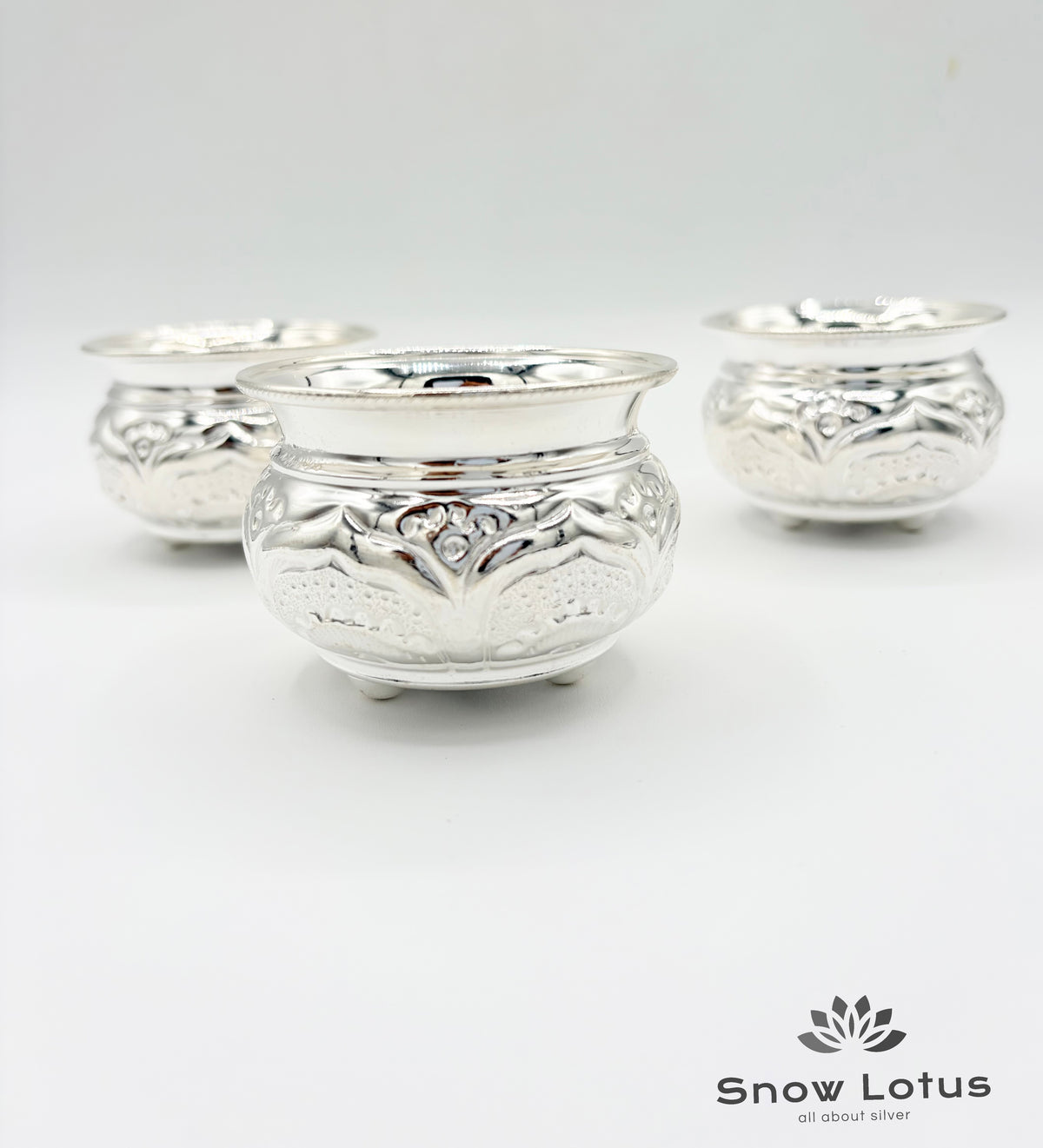 Nakshi Dotted Legs HK Bowls M6