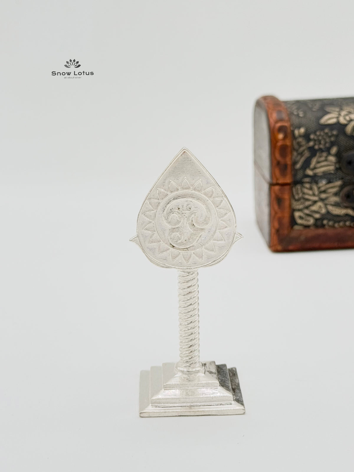 Silver Stand Vel 3D